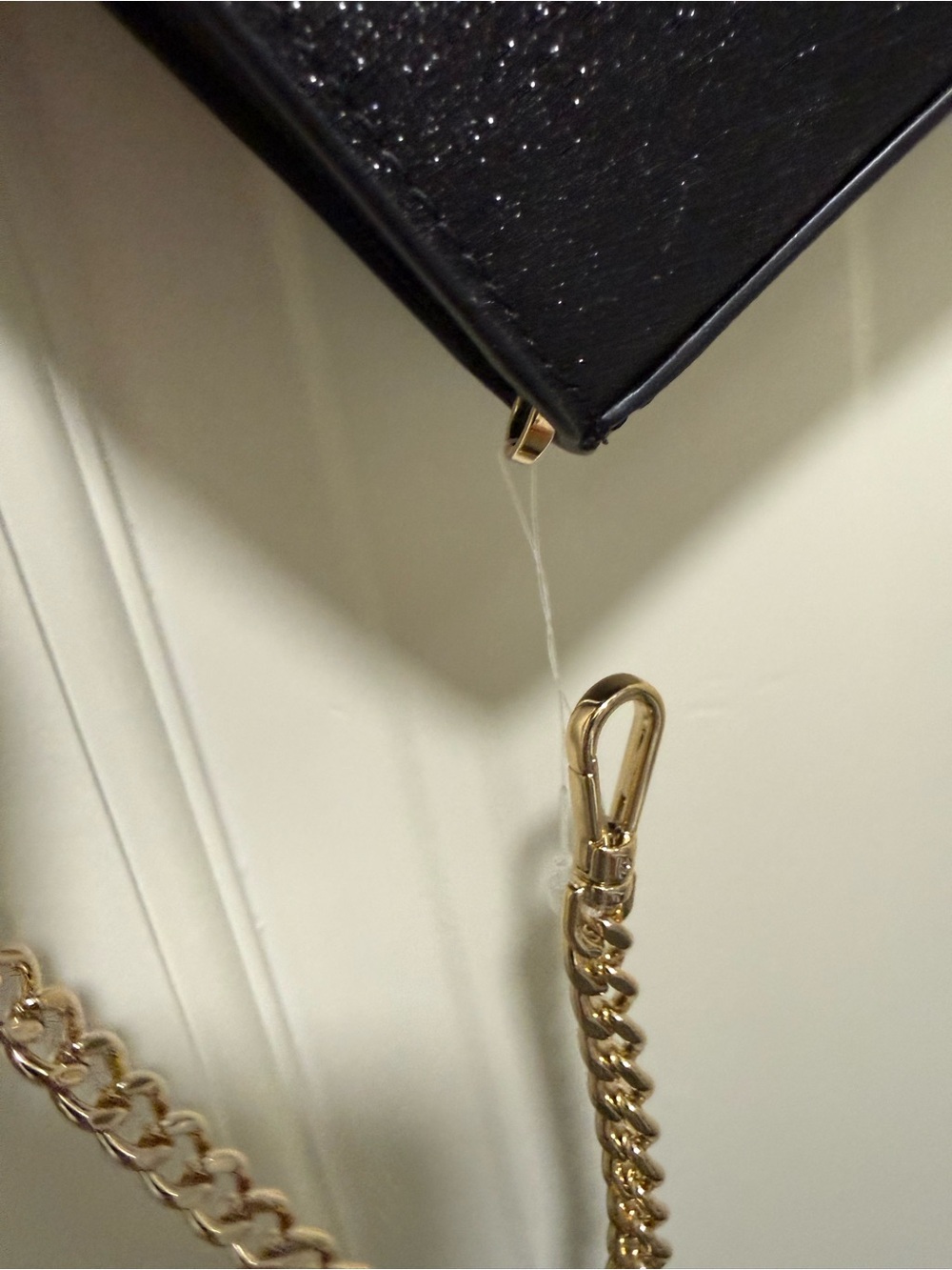 kate spade black glitter shoulder bag with gold chain - Picture 4 of 7